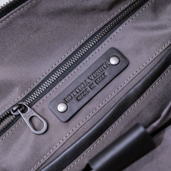2025SS 最新ブリーフケース BOTTEGA VENETA ボッテガヴェネタ 今年はこれで決まり