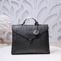 2025SS 支持率急上昇ブリーフケース BOTTEGA VENETA ボッテガヴェネタ ビジネスエリートに人気