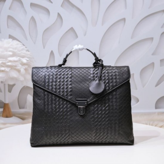 2025SS 支持率急上昇ブリーフケース BOTTEGA VENETA ボッテガヴェネタ ビジネスエリートに人気