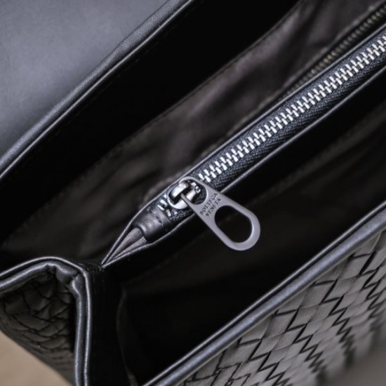 2025SS 支持率急上昇ブリーフケース BOTTEGA VENETA ボッテガヴェネタ ビジネスエリートに人気