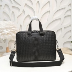 2025SS 現地価格セール ブリーフケース BOTTEGA VENETA ボッテガヴェネタ お得にGET