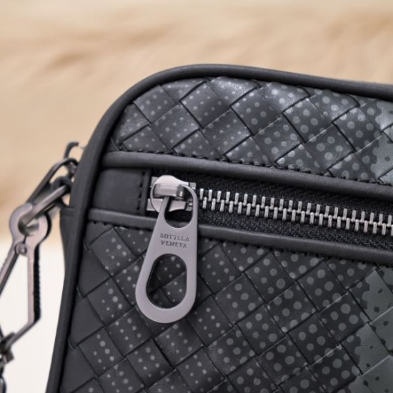 2025SS 最前線復刻 クラッチバッグ BOTTEGA VENETA ブランドコピー