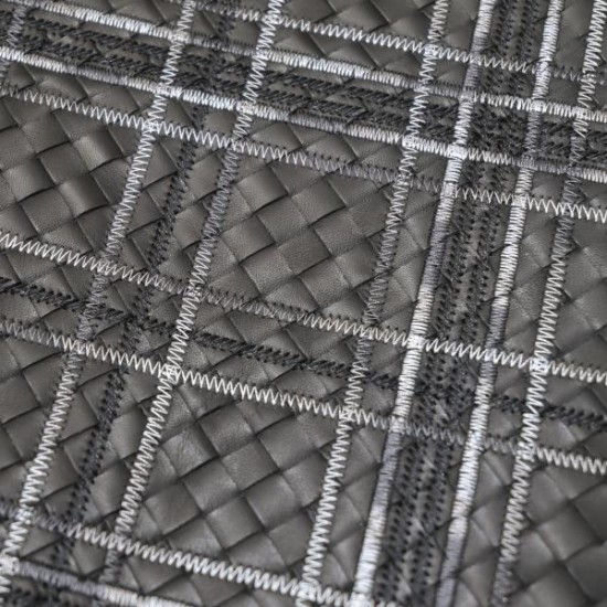 2025SS 絶対欲しい復刻 クラッチバッグ BOTTEGA VENETA 最新再現モデル