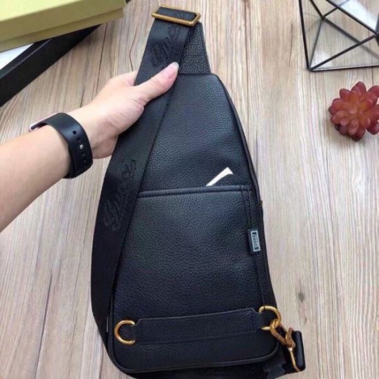 2025SS チェストバッグ GUCCI グッチ 夏の定番トレンドアイテム