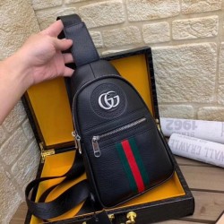 2025SS 人気チェストバッグ GUCCI グッチ ロゴが映えるラグジュアリー感