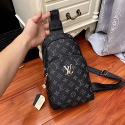 2025SS チェストバッグ LOUIS VUITTON ルイヴィトン 手が届くラグジュアリー定番