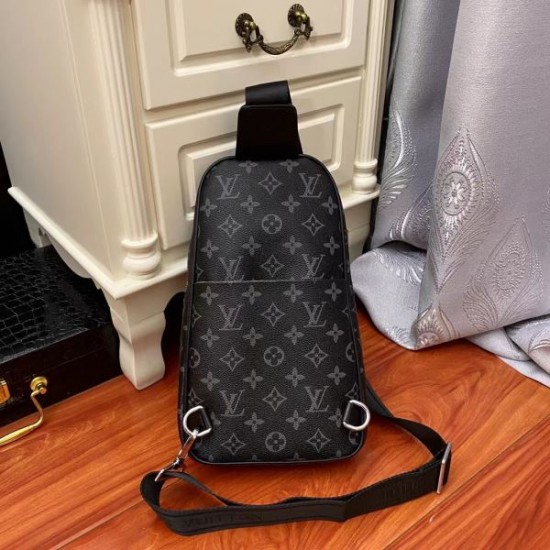 2025SS チェストバッグ LOUIS VUITTON ルイヴィトン 手が届くラグジュアリー定番