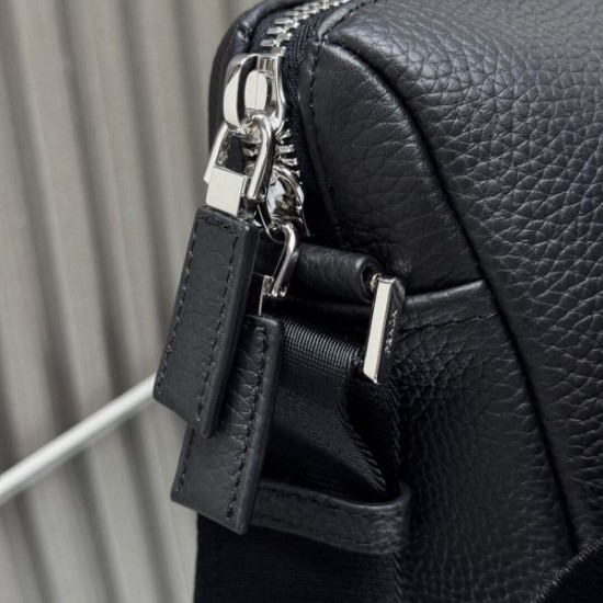 2025SS 新作ショルダーバッグ PRADA プラダ 今年らしい洗練デザインが魅力