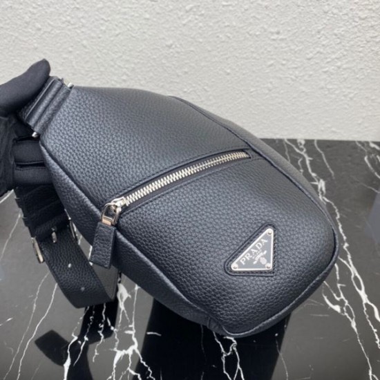 2025SS ファッション感漂うショルダーバッグ PRADA プラダ 今季らしさ全開アイテム