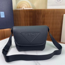 2025SS 新着ショルダーバッグ PRADA プラダ 今すぐ欲しい旬なモデル