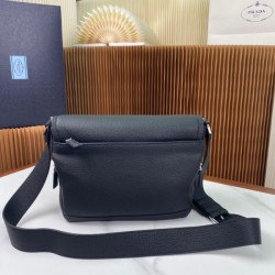 2025SS 新着ショルダーバッグ PRADA プラダ 今すぐ欲しい旬なモデル