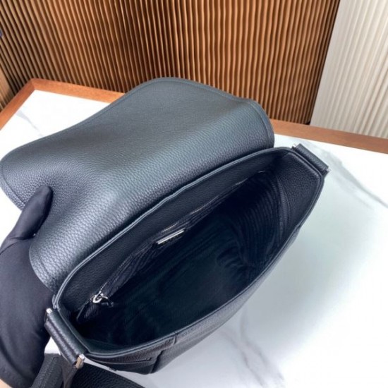 2025SS 新着ショルダーバッグ PRADA プラダ 今すぐ欲しい旬なモデル