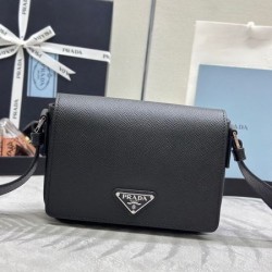 2025SS 定番人気ショルダーバッグ PRADA プラダ 長く使える高評価アイテム