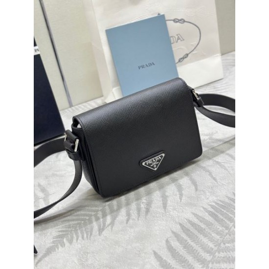 2025SS 定番人気ショルダーバッグ PRADA プラダ 長く使える高評価アイテム