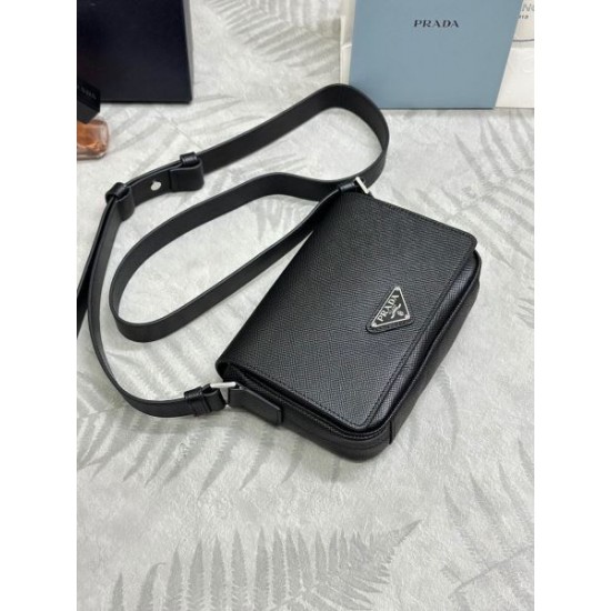 2025SS 定番人気ショルダーバッグ PRADA プラダ 長く使える高評価アイテム