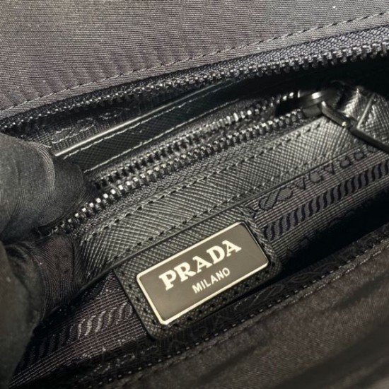 2025SS 美ラインショルダーバッグ PRADA プラダ 今期売れている注目モデル