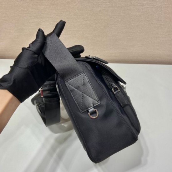 2025SS 人気ショルダーバッグ PRADA プラダ 雑誌掲載も多数の話題アイテム