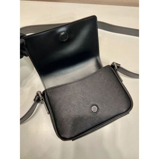 2025SS 限定ショルダーバッグ PRADA プラダ 継続人気のレアモデル