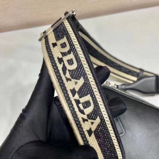 2025SS 人気継続ショルダーバッグ PRADA プラダ 買い逃せない注目バッグ