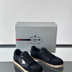 2025SS カジュアルシューズ PRADA プラダ 目が離せない夏季新作