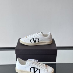 2025SS カジュアルシューズ VALENTINO ヴァレンティノ 洗練された魅力が光る春夏新作