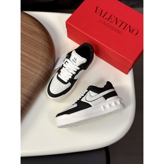 2025SS カジュアルシューズ VALENTINO ヴァレンティノ 高品質で話題の人気アイテム