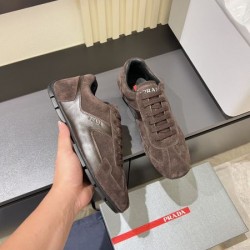 2025SS スニーカー PRADA プラダ 高感度セレブ愛用の注目モデル