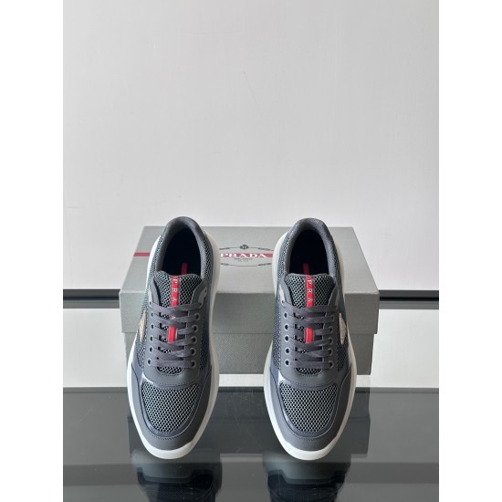 2025SS スニーカー PRADA プラダ ブランドロゴが際立つ人気デザイン