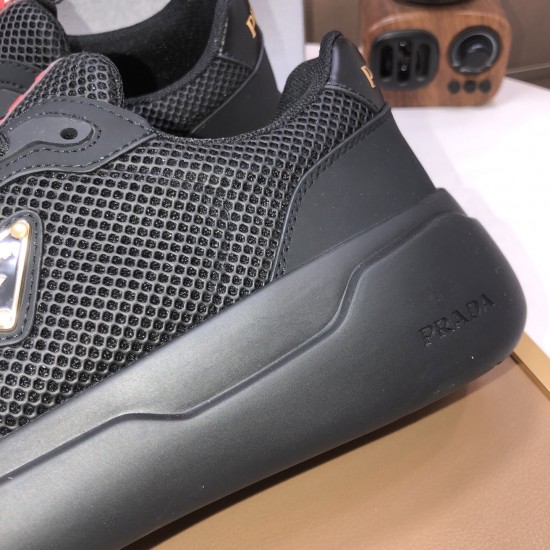 2025SS スニーカー PRADA プラダ 個性を引き立てるおしゃれな一足