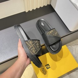 2025SS サンダル FENDI フェンデイ 今季マストアイテム