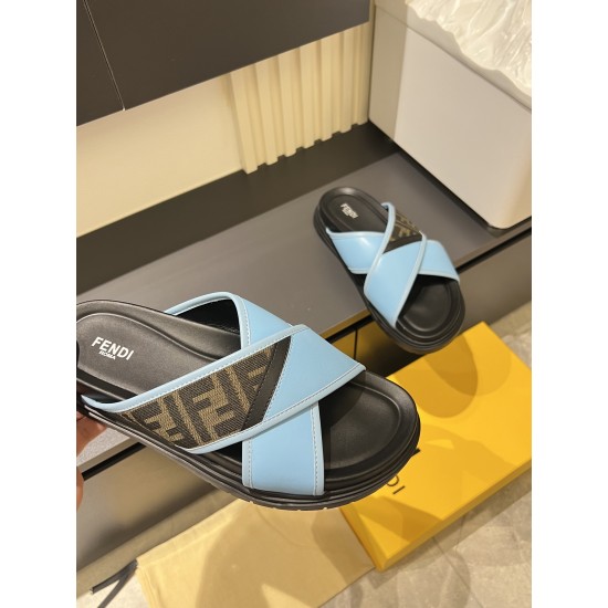 2025SS サンダル FENDI フェンデイ 夏でも快適な着心地