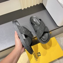 2025SS サンダル FENDI フェンデイ 夏おしゃれを先取り