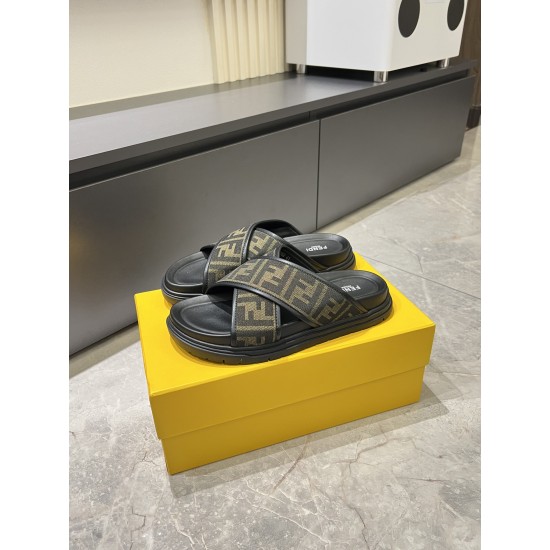 2025SS サンダル FENDI フェンデイ 夏おしゃれを先取り