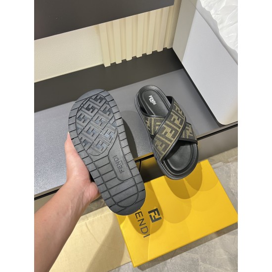 2025SS サンダル FENDI フェンデイ 夏おしゃれを先取り