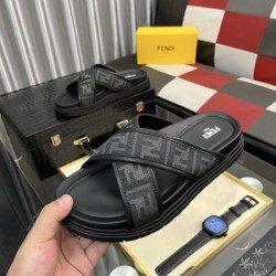 2025SS サンダル FENDI フェンデイ 春夏の最新トレンド