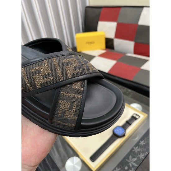 2025SS サンダル FENDI フェンデイ 春夏の最新トレンド