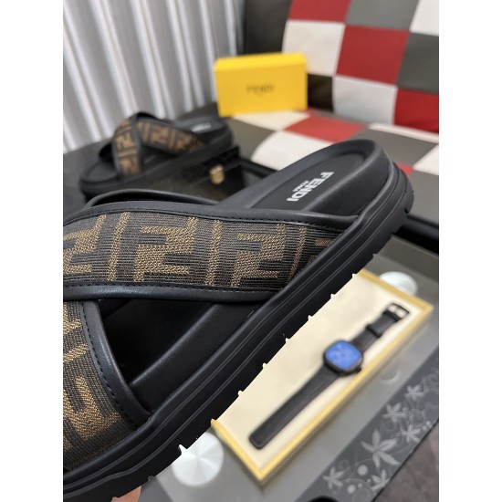 2025SS サンダル FENDI フェンデイ 春夏の最新トレンド