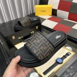 2025SS サンダル FENDI フェンデイ 毎シーズン活躍する