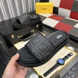 2025SS サンダル FENDI フェンデイ 毎シーズン活躍する