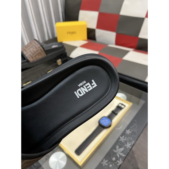 2025SS サンダル FENDI フェンデイ 毎シーズン活躍する