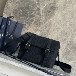DIOR ディオール ショルダーバッグ 2025SS 春らしい繊細なデザインで魅せる