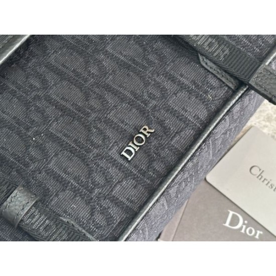 DIOR ディオール ショルダーバッグ 2025SS 春らしい繊細なデザインで魅せる