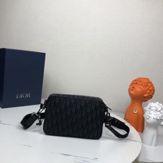 DIOR ディオール ショルダーバッグ 2025SS 夏に欠かせないオシャレアイテム