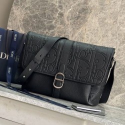 DIOR ディオール ショルダーバッグ 2025SS おしゃれな人必見の愛用アイテム