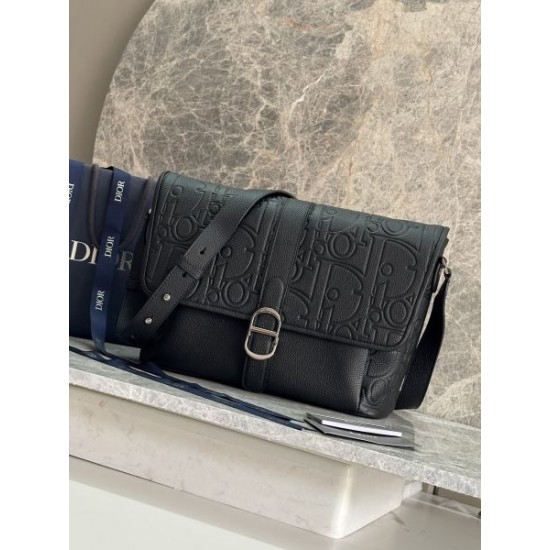 DIOR ディオール ショルダーバッグ 2025SS おしゃれな人必見の愛用アイテム