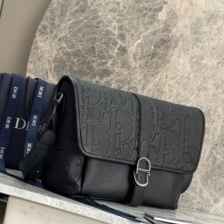 DIOR ディオール ショルダーバッグ 2025SS おしゃれな人必見の愛用アイテム