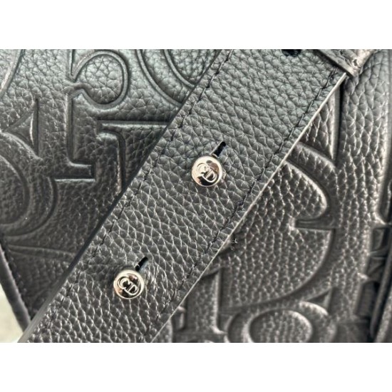 DIOR ディオール ショルダーバッグ 2025SS おしゃれな人必見の愛用アイテム