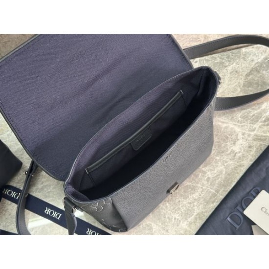 DIOR ディオール ショルダーバッグ 2025SS 国内完売！数量限定の大注目アイテム