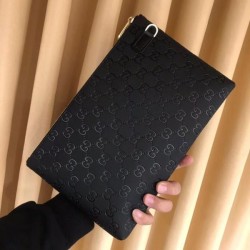 GUCCI グッチ クラッチバッグ 2025SS トレンドコーデを楽しめる注目モデル