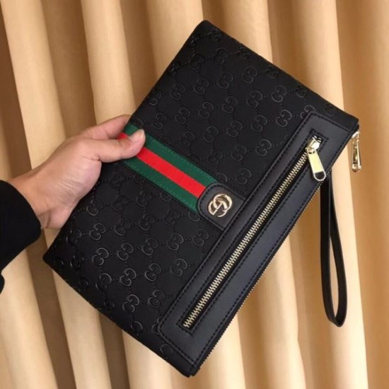 GUCCI グッチ クラッチバッグ 2025SS トレンドコーデを楽しめる注目モデル